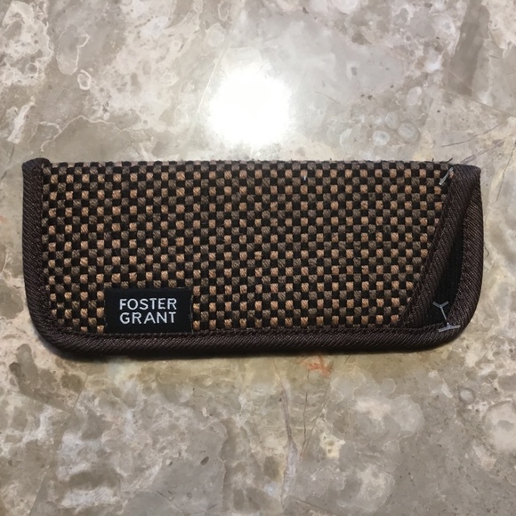 Foster Grant Soft Eyeglass Case (Brown and tan Checks Color) - Picture 2 of 4